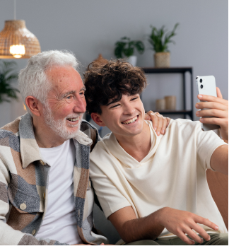 Conversations vraies entre deux générations dans un cadre chaleureux